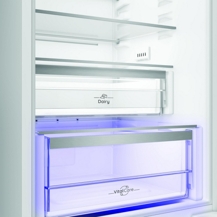 Hotpoint HPK25292B4UK 54cm 70/30 Integrated Fridge Freezer
