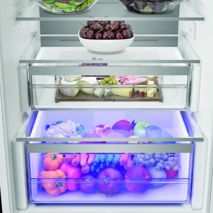 Hotpoint HPK25292B4UK 54cm 70/30 Integrated Fridge Freezer